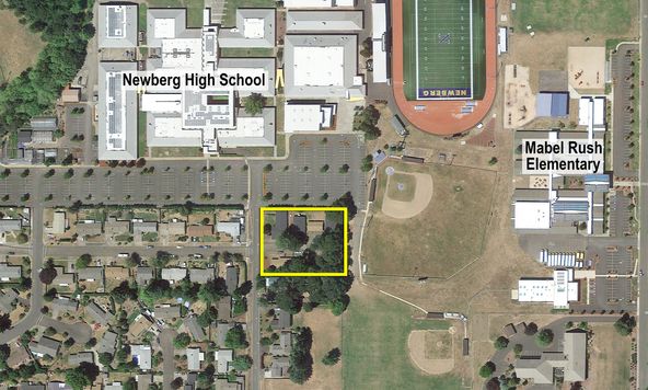 Hawthorne & Elliott: 1300 & 1302 N. Elliott Rd & 2504 & 2500-2507 Hawthorne Dr., Newberg, OR 97132
